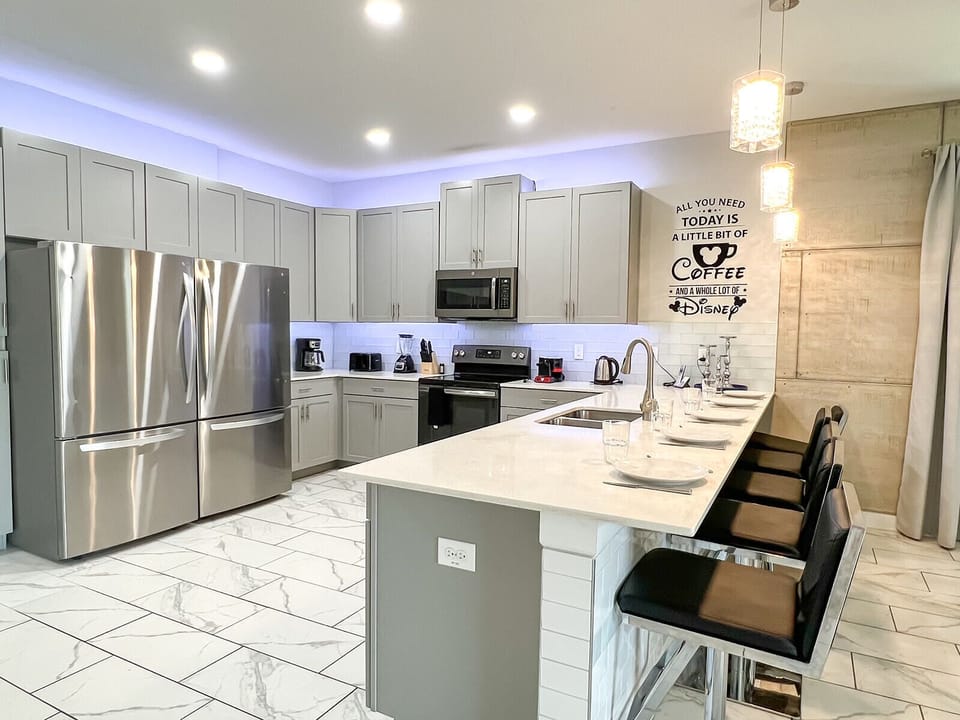 Oversize kitchen with 2 refrigerator