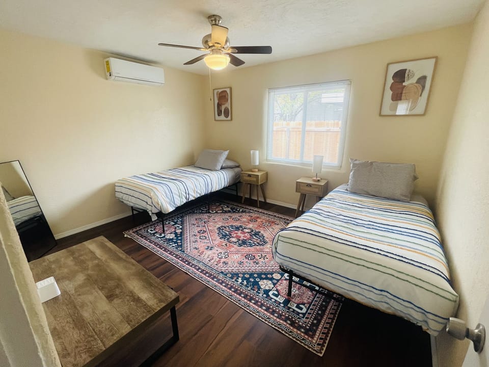 Bedroom 2 with Two twin bed.