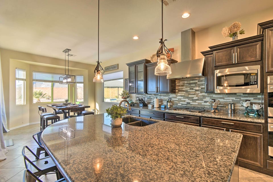 Fully Equipped Kitchen | Cooking Basics | Coffee Maker | Toaster