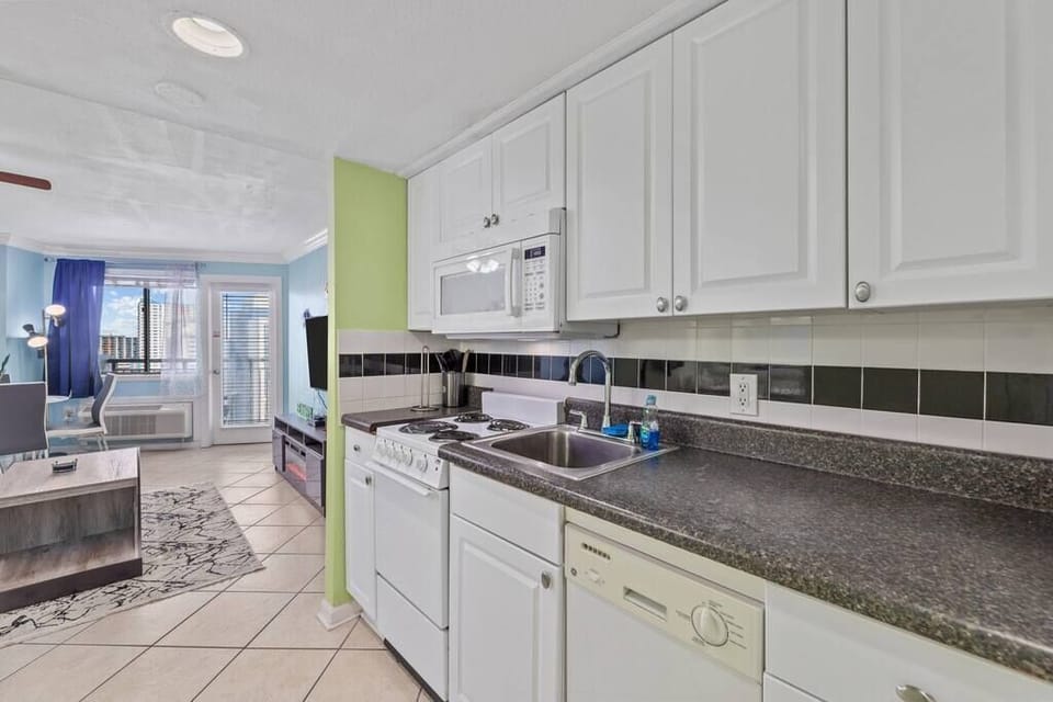 Full Size Kitchen