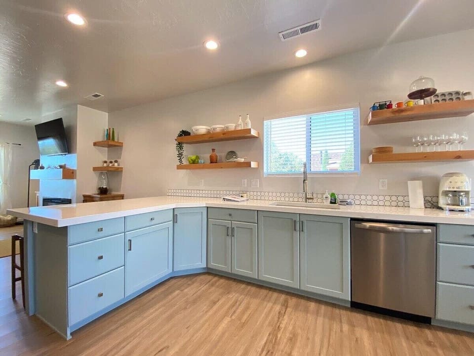 Forget takeout! With all this room, you'll be whipping up gourmet meals in no time.