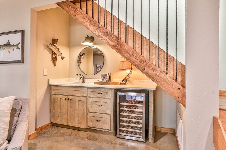 Lower Level Bar Area