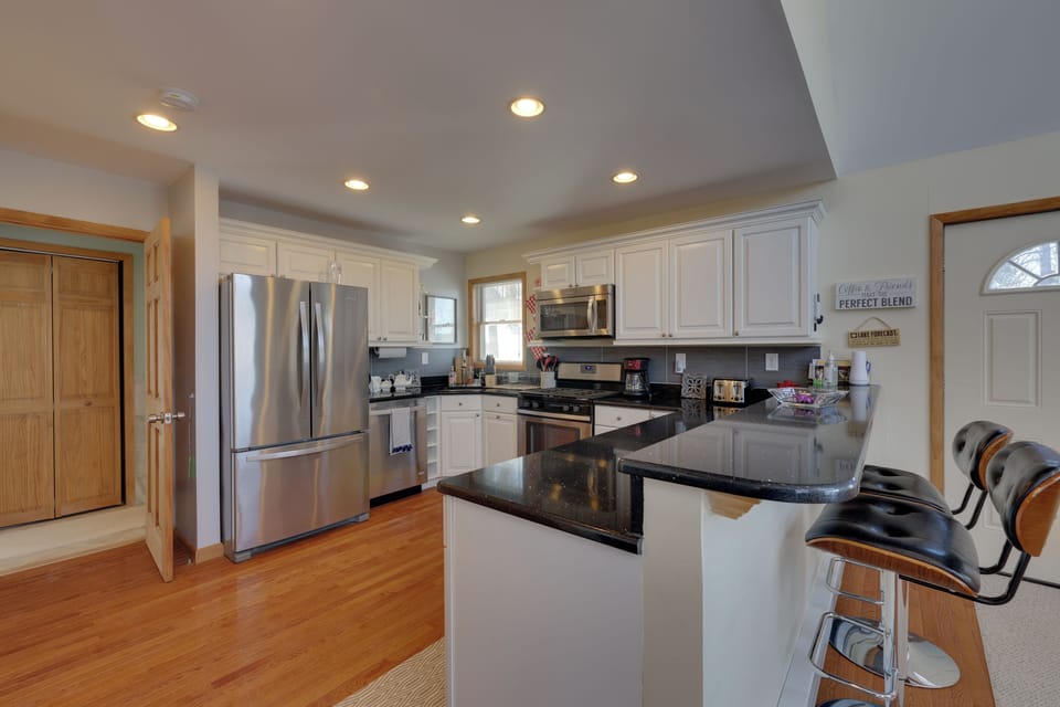 Kitchen | Ice Maker | Dishware & Flatware
