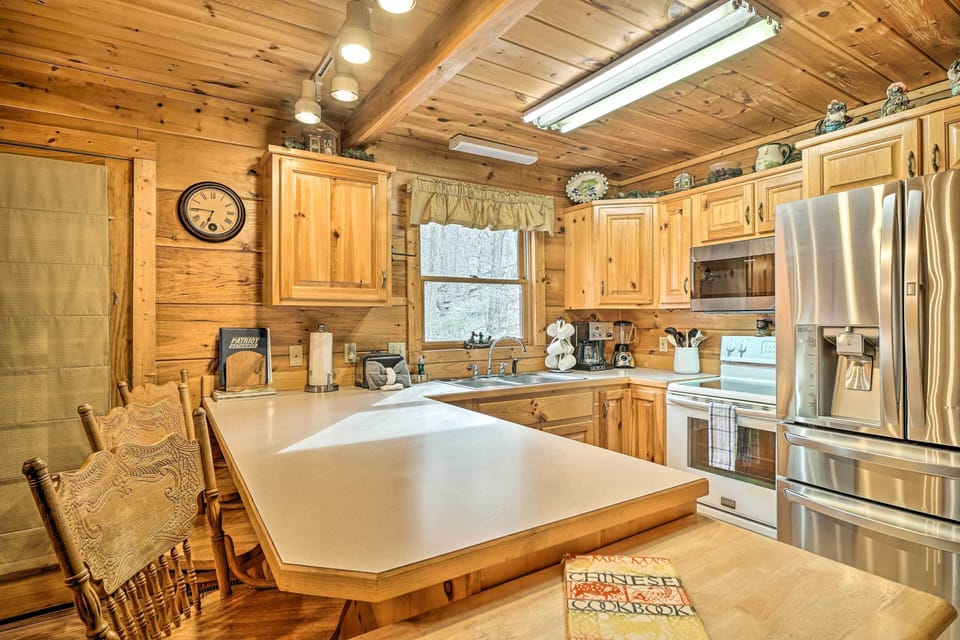 Kitchen | Dishware/Flatware