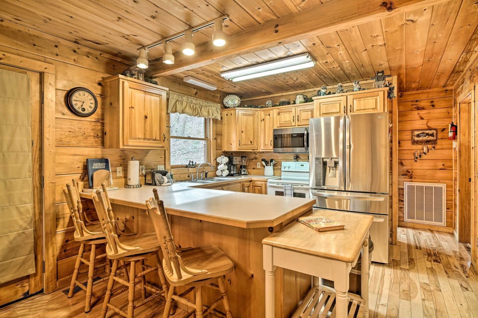 Kitchen | Fully Equipped