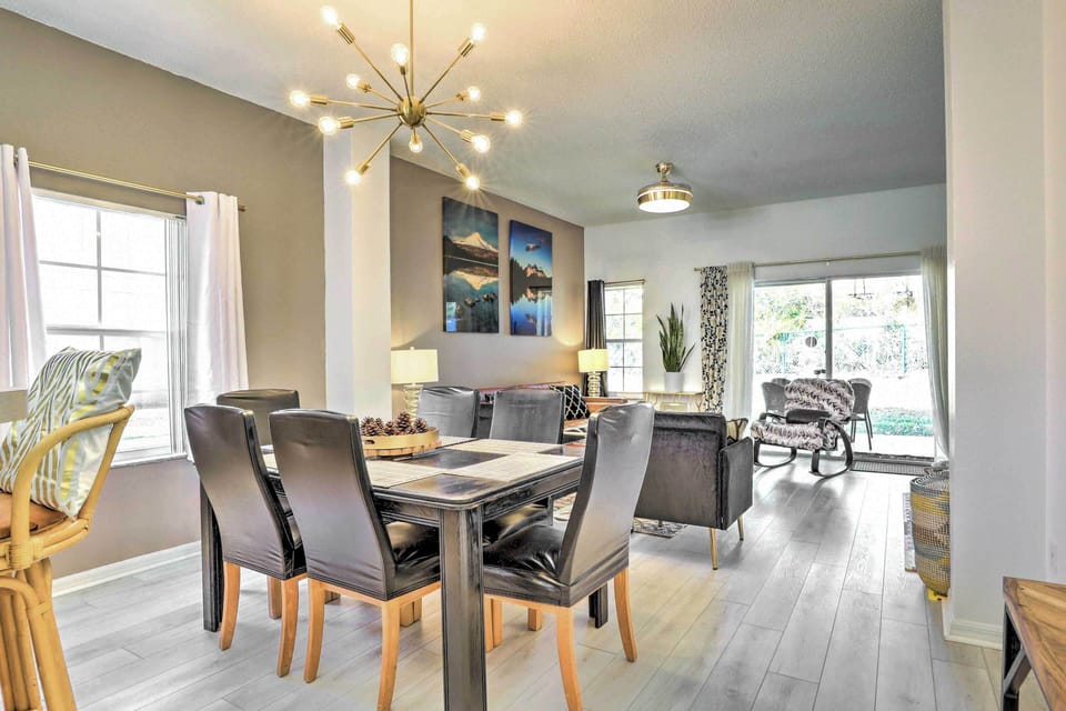 Dining Area | Dishware Provided