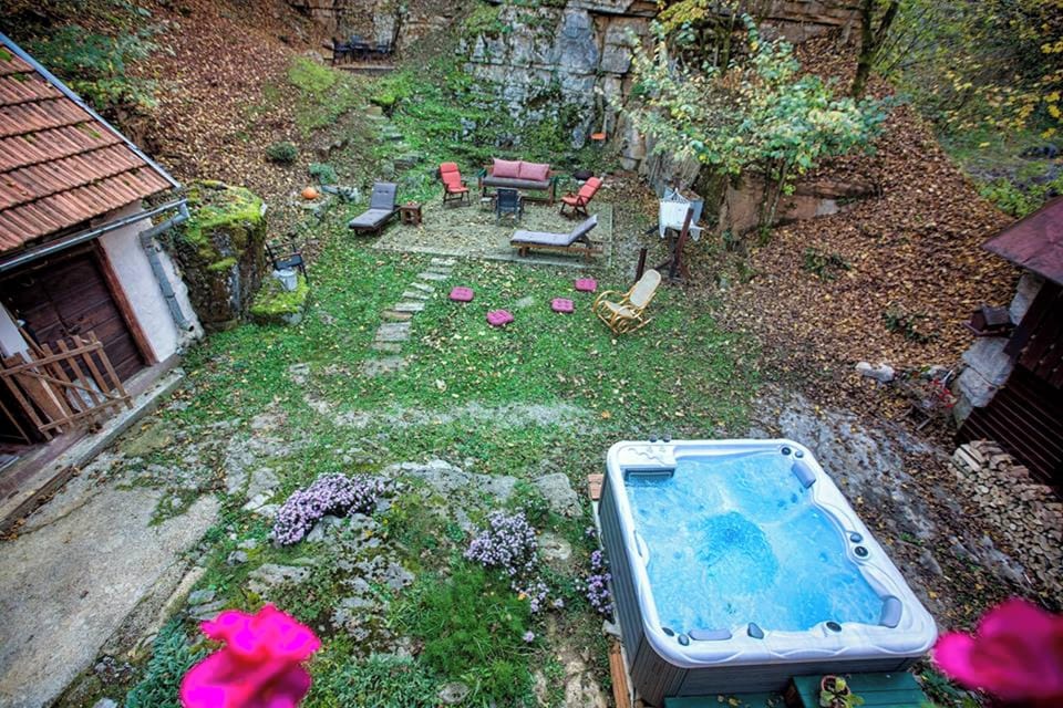 Jacuzzi