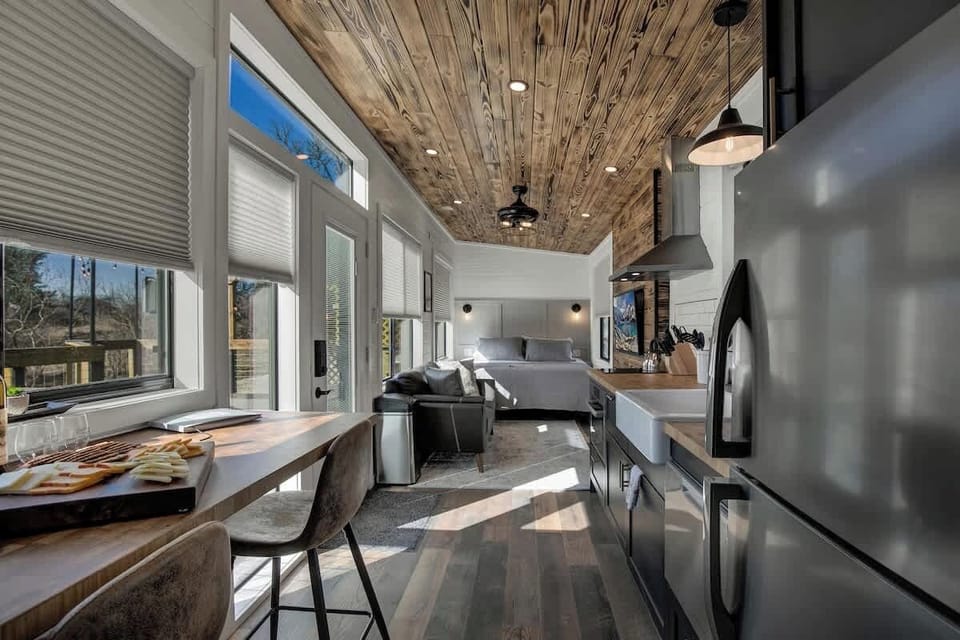 Waylon Kitchen and Dining Area