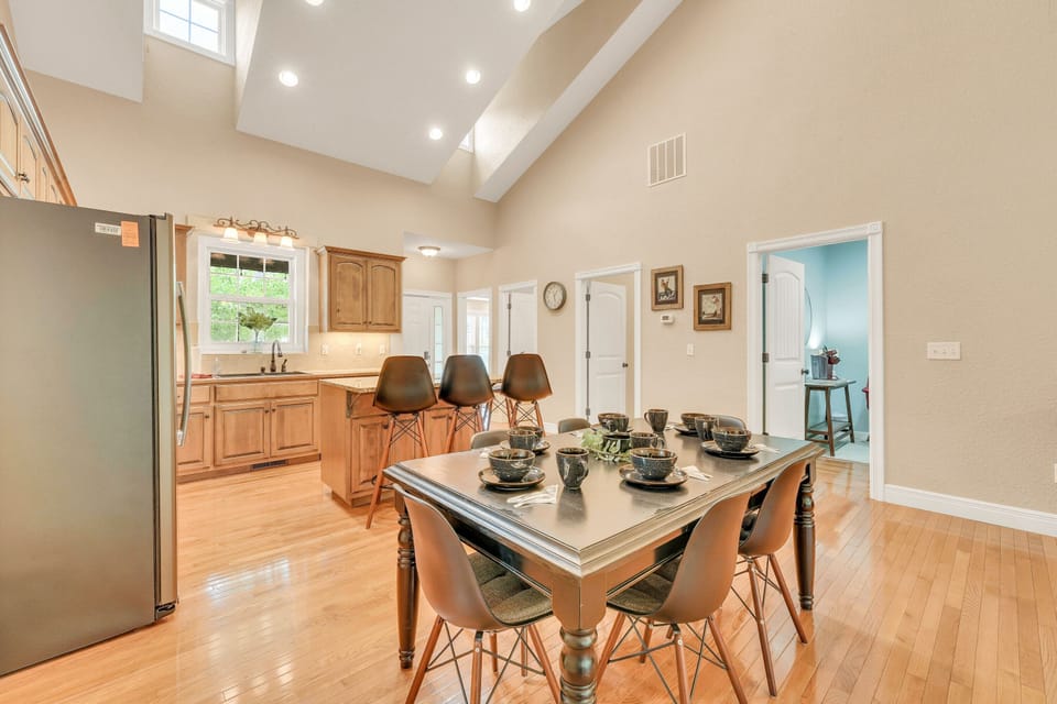Dining/Kitchen