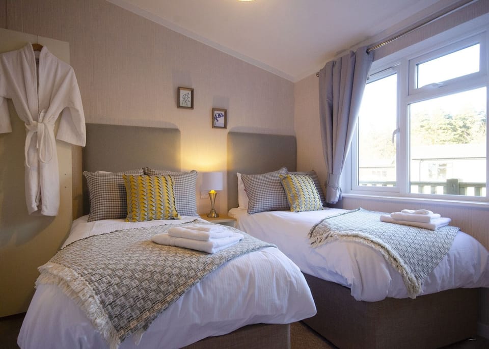 Twin Bedroom
