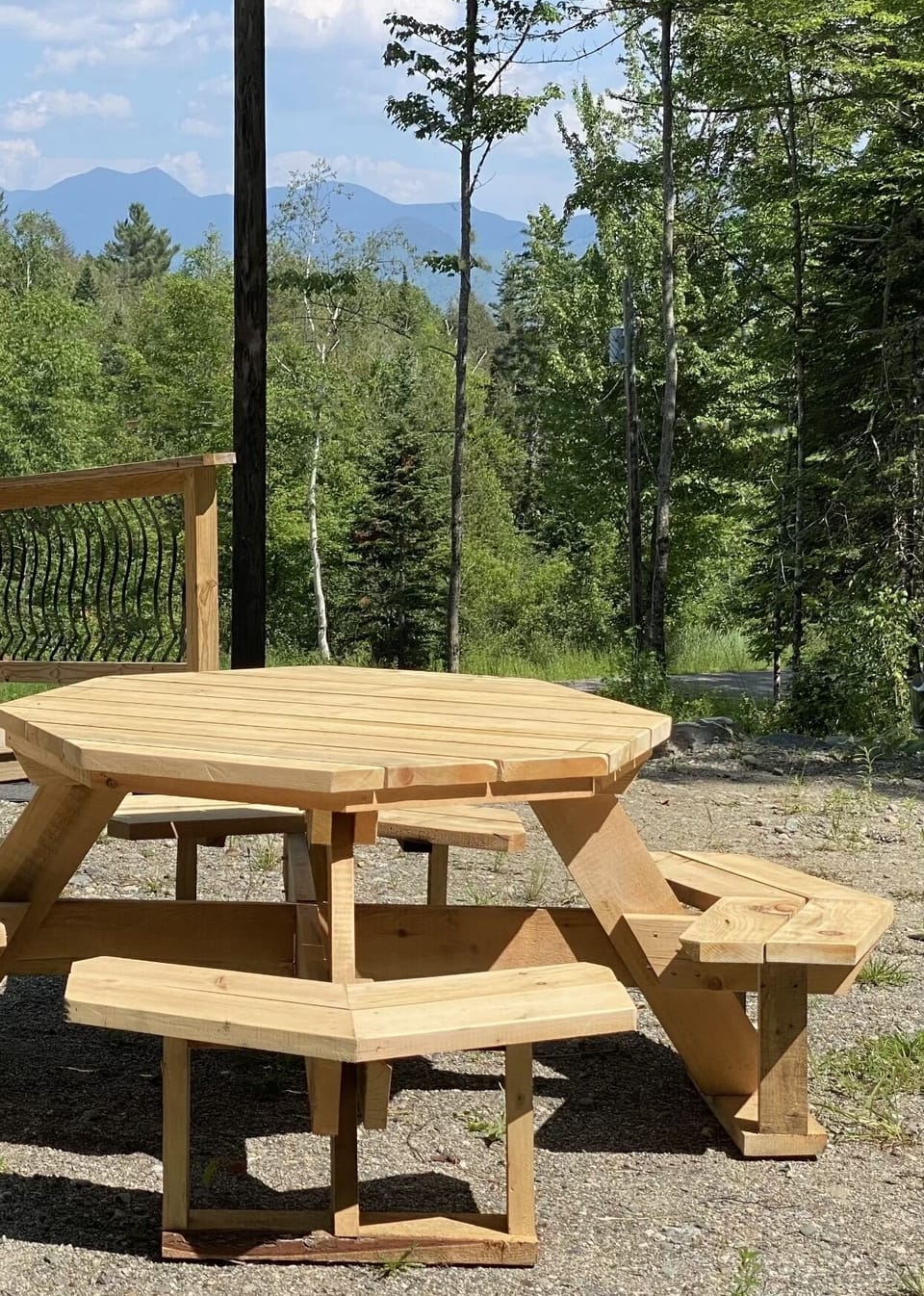Outdoor dining for six with a view? Right this way….!!