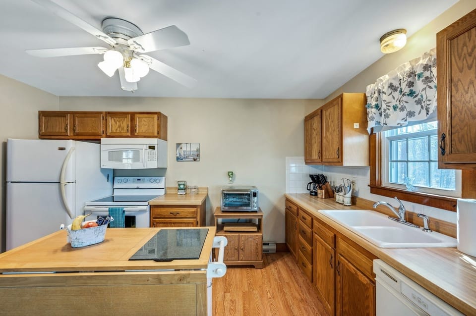 Ceiling Fan, Hardwood, Flooring, Room, Indoors