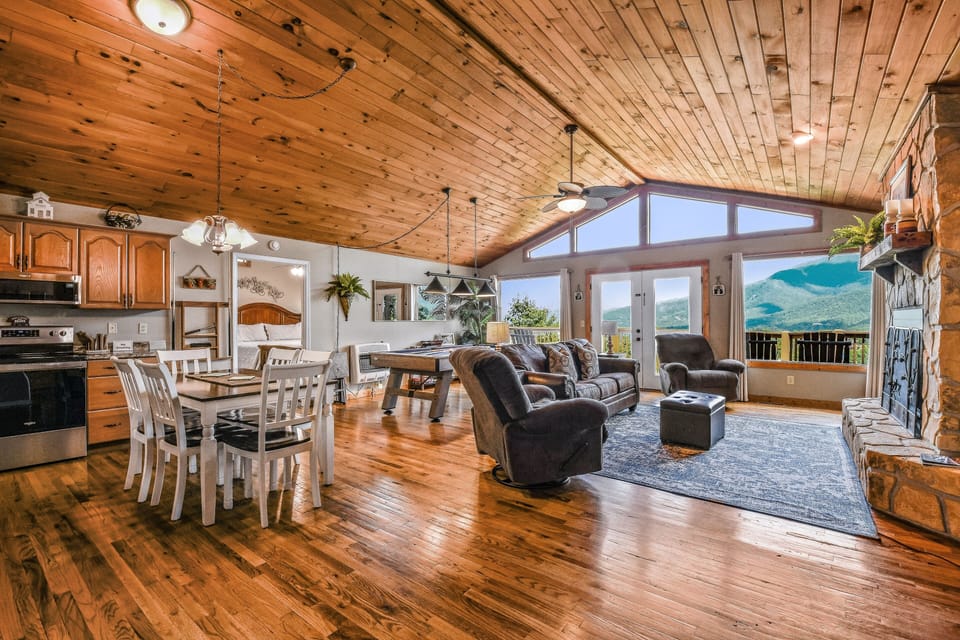 Hardwood, Indoors, Stained Wood, Floor, Flooring