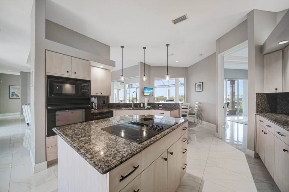 Sunset Manor Kitchen (4)