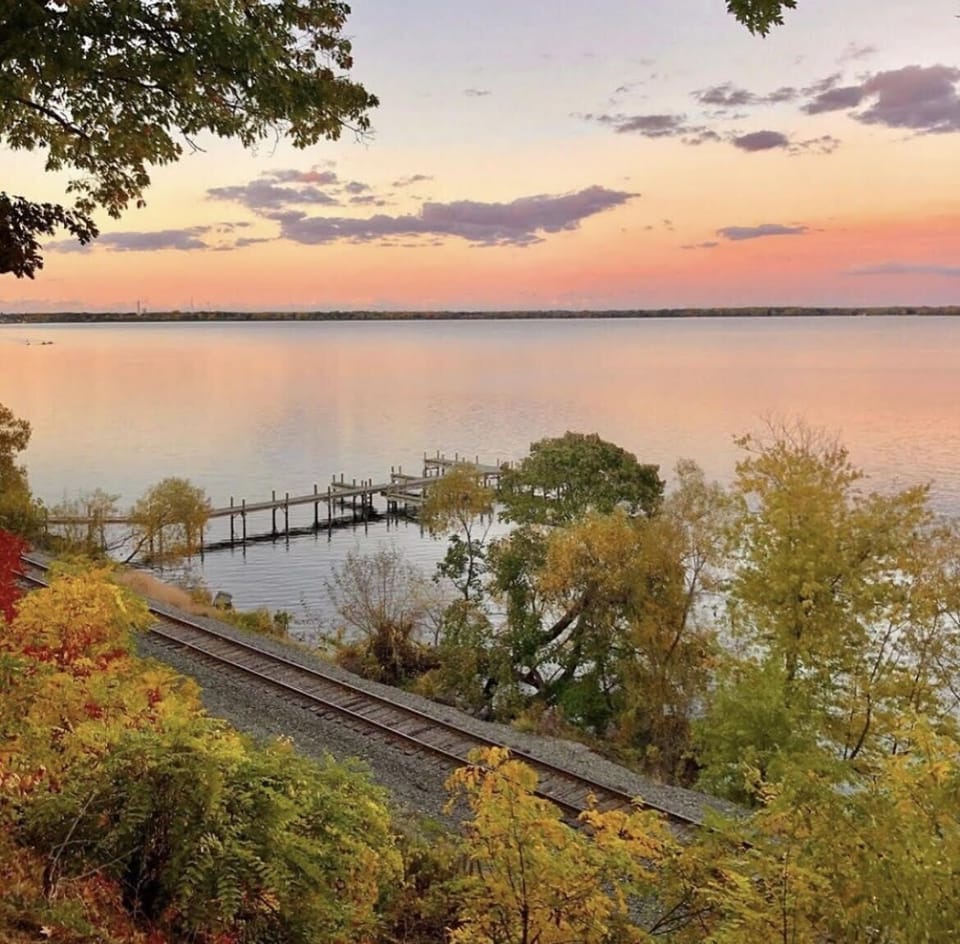 SENECA LAKE FALL FOLIAGE 
