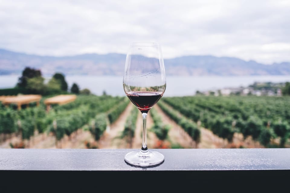10 min walk to Cave B Winery