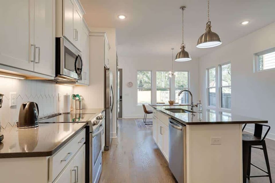 Beautiful kitchen with everything you would need to cook for your family