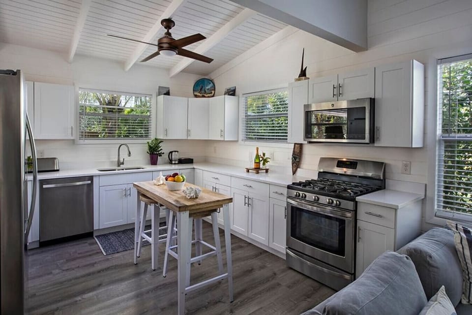Cottage 8 Full Kitchen