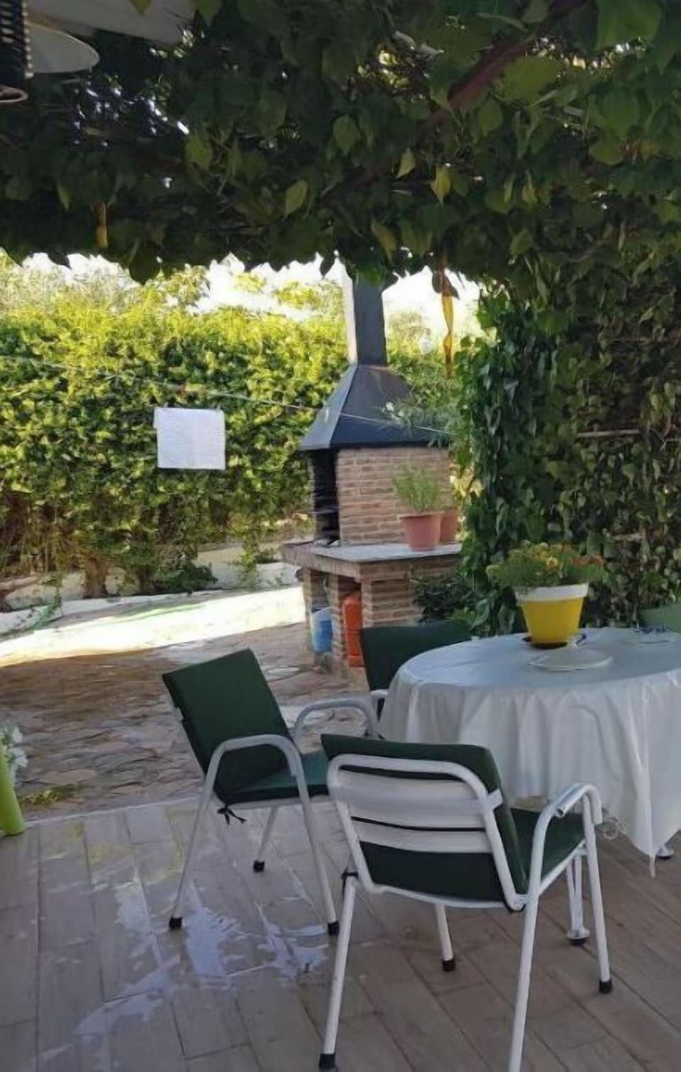 Outdoor dining