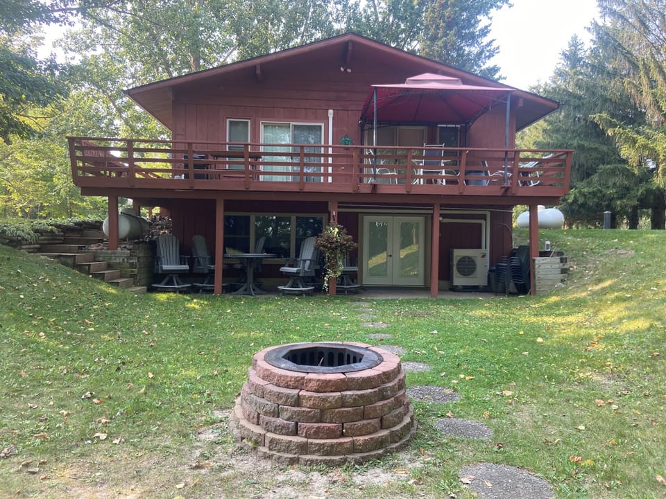 Your own fire pit w/firewood supplied, lakeside view