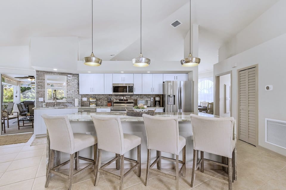 Large Open Concept Kitchen