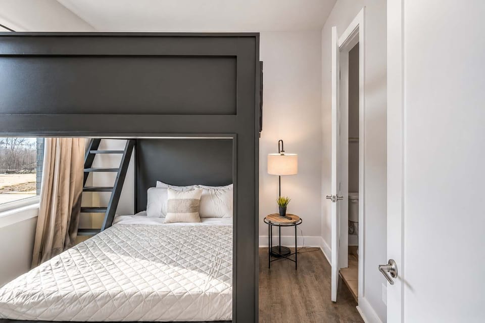 Bedroom 1 - Queen-over-queen bunk bed