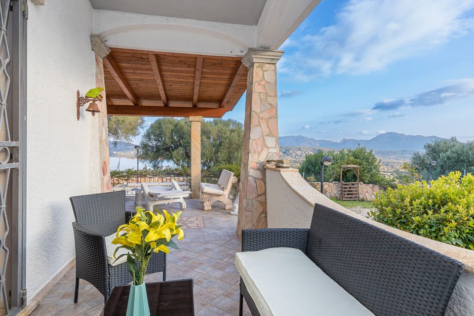 Covered terrace for coffee