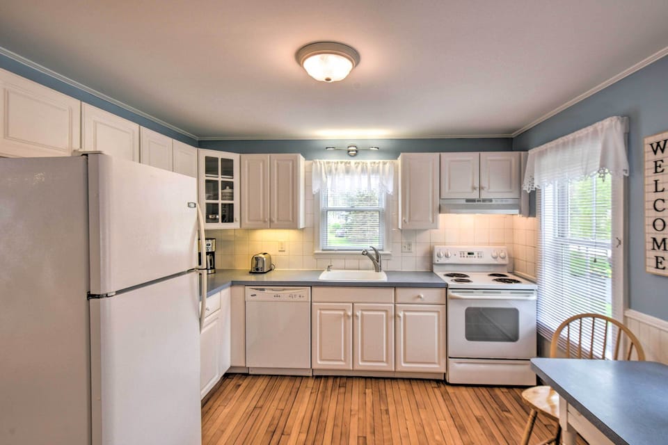 Dining Area/Kitchen