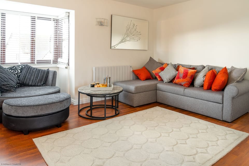 Comfy L shaped sofa and snuggle chair