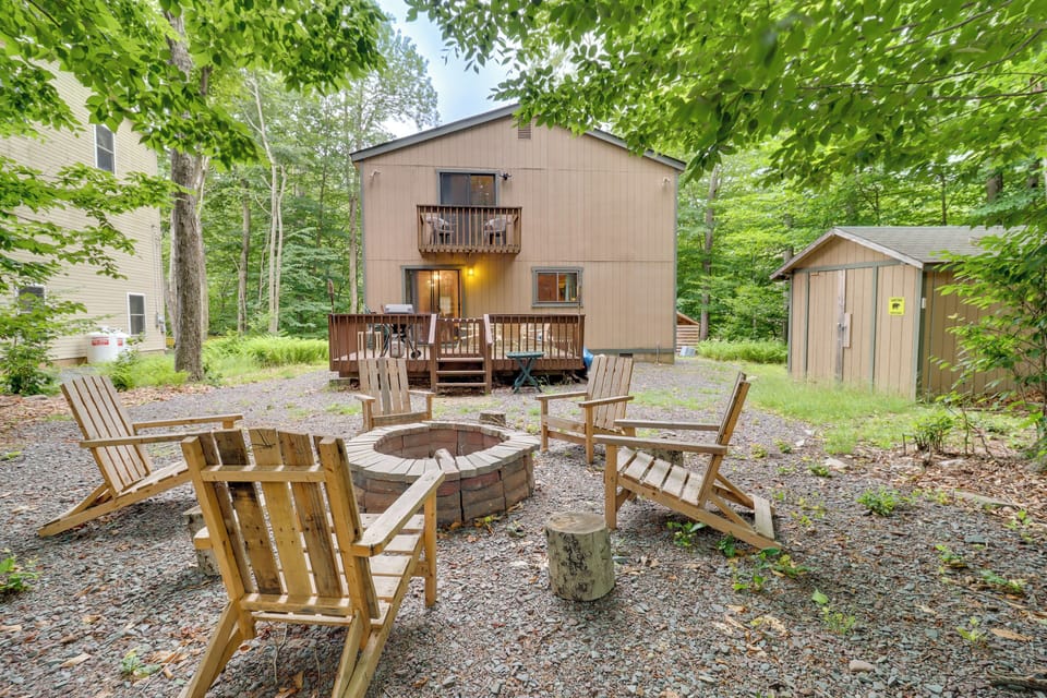 Fire Pit (Wood Provided) | 2 Decks | Outdoor Dining Areas | Community Amenities