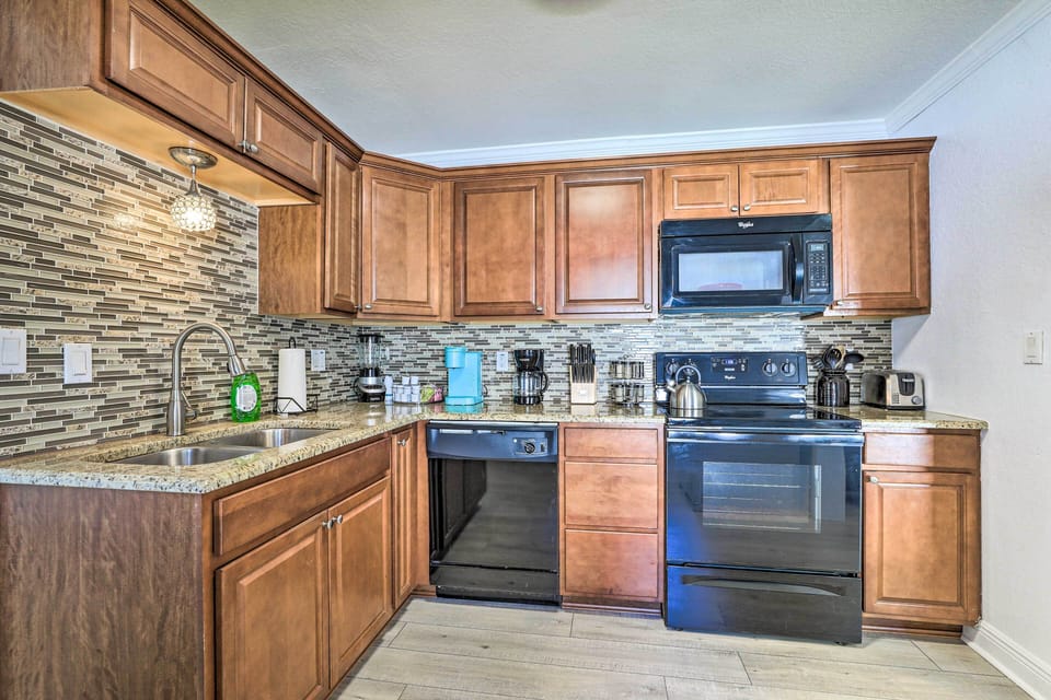 Kitchen | Toaster | Keurig Coffee Maker | Drip Coffee Maker | Tea Kettle