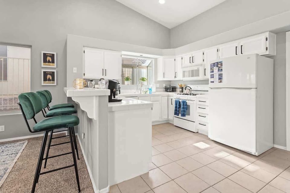 Open kitchen and dining area!
