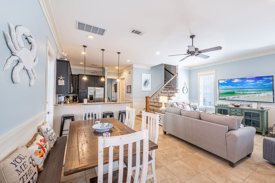 Open Concept Living, Dining & Kitchen Areas