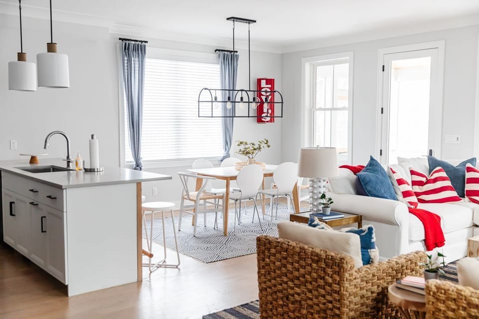 Main Level | Dining Room