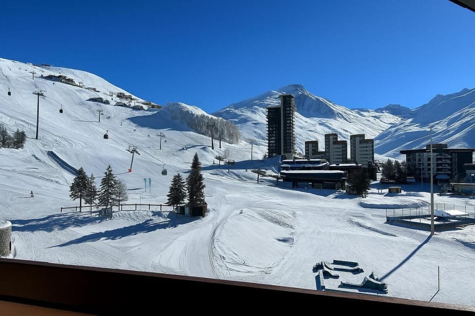 Snow and ski sports