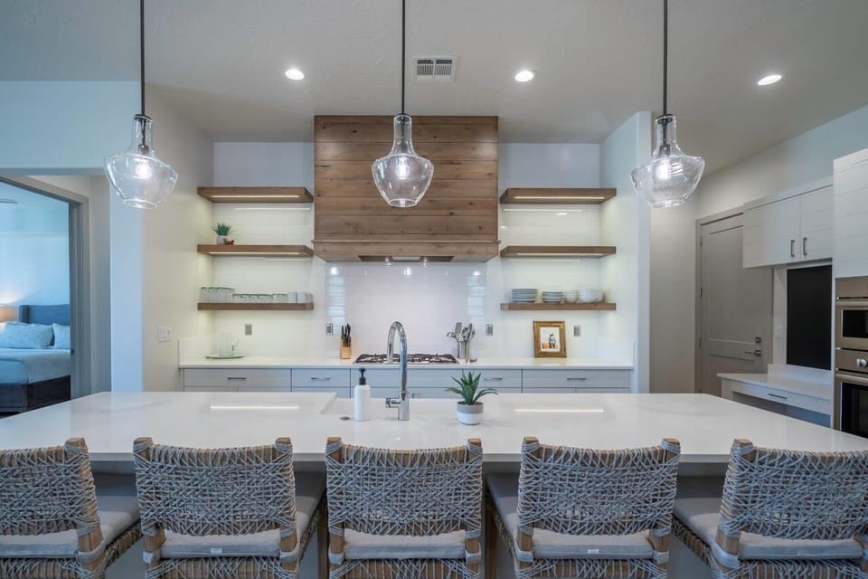 Oversized island with seating for up to 5 people