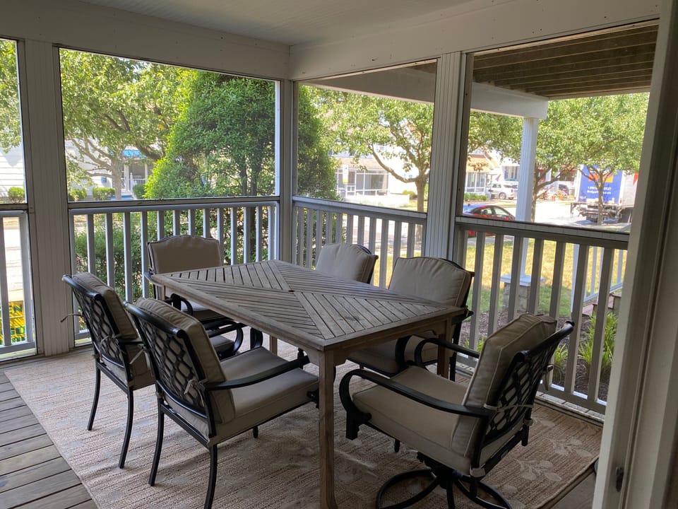 Outdoor dining