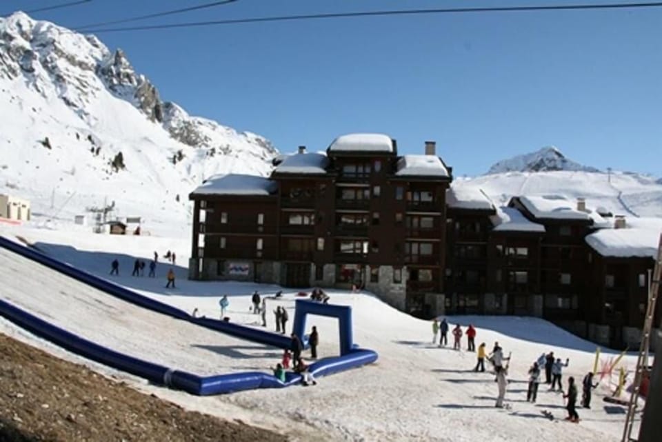Snow and ski sports