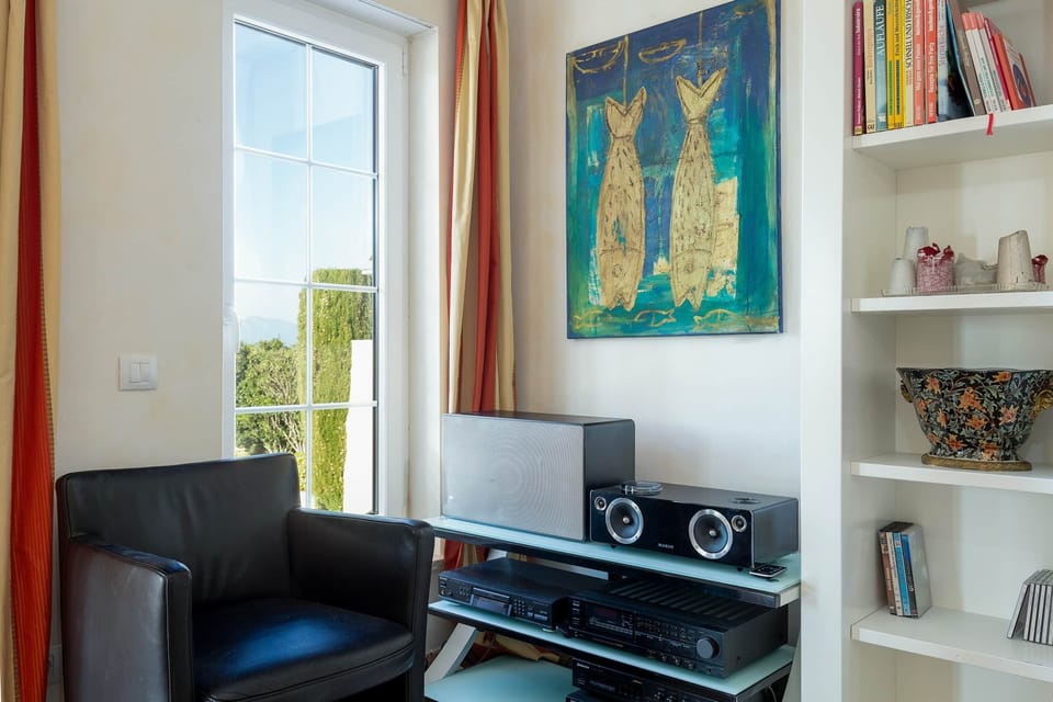 living room, lunchroom (9)