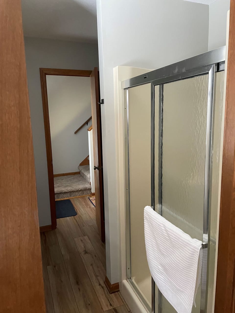 Main Floor-shared Full Bath