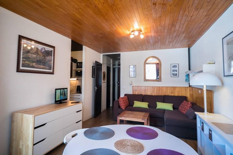 30m from ski slopes, 7th floor, view mountain, balcony, parking, tv, 28m², Vars Apartment in Provence-Alpes-Côte d'Azur