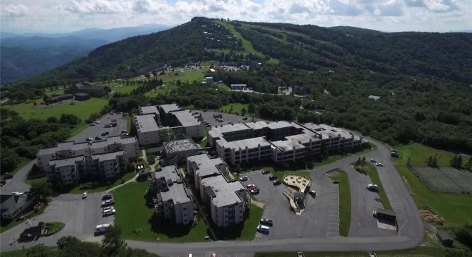 Overview of the Pinnacle Inn Resort on Beech Mountain