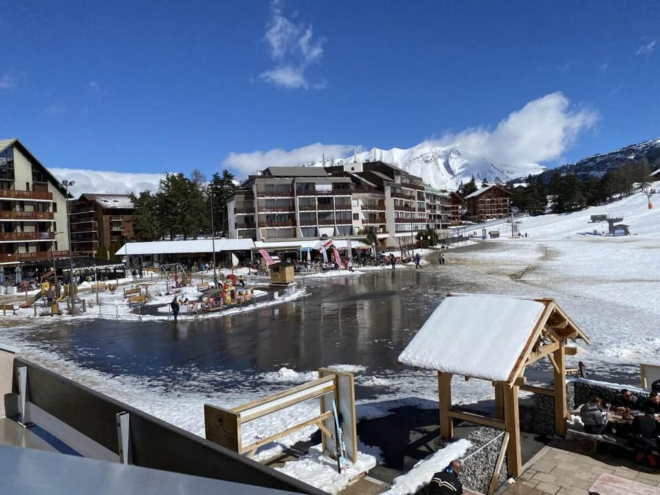 Snow and ski sports