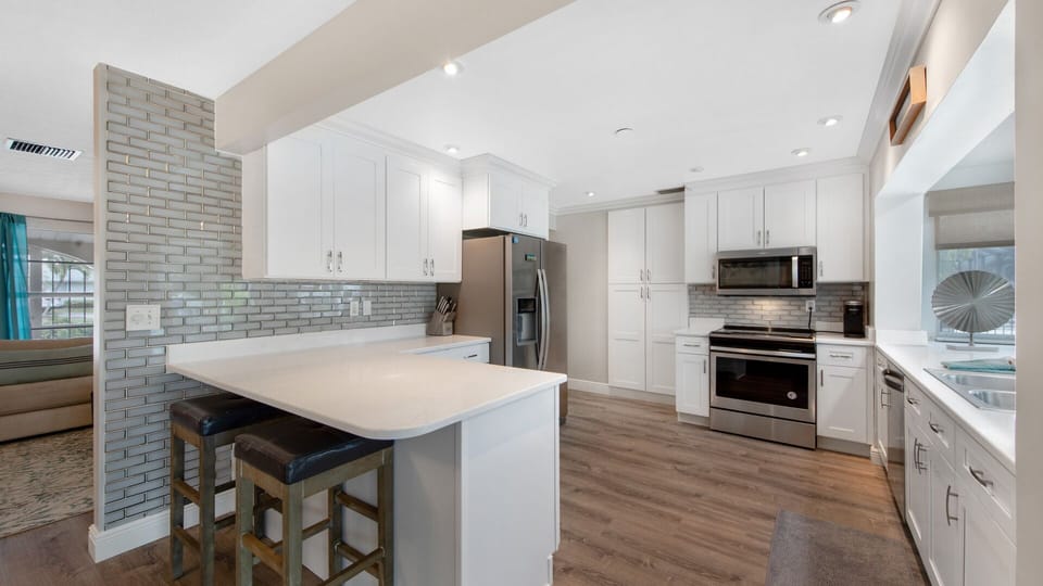 Modern style kitchen