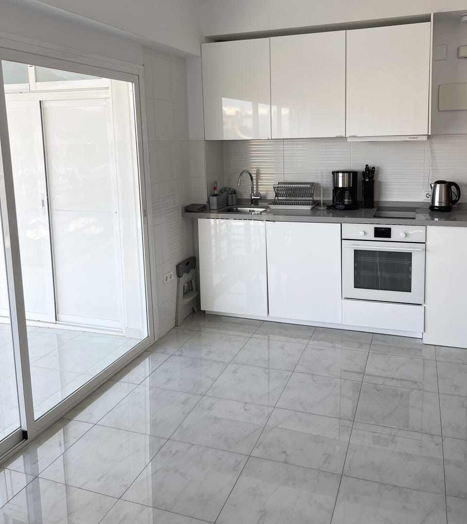 Direct access from the kitchen to the balcony