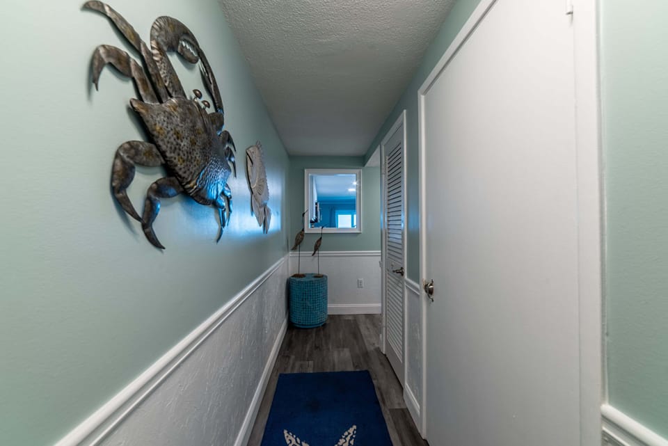 Coastal casual decor throughout