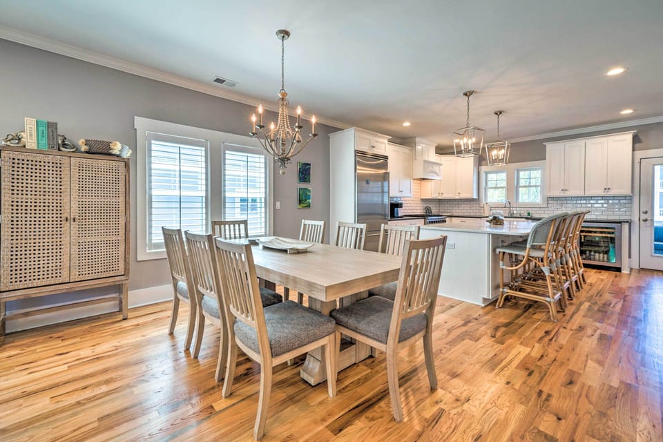 Dining Area | Dishware & Flatware