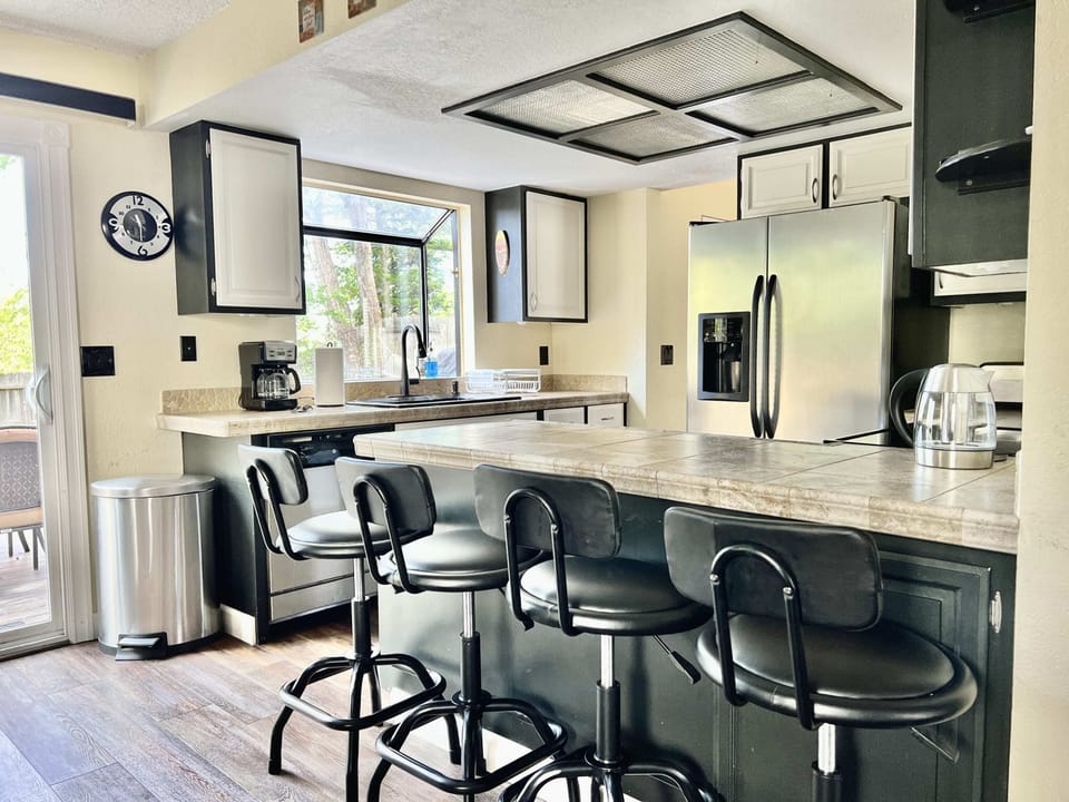 Gather around the kitchen counter for a snacks or drinks