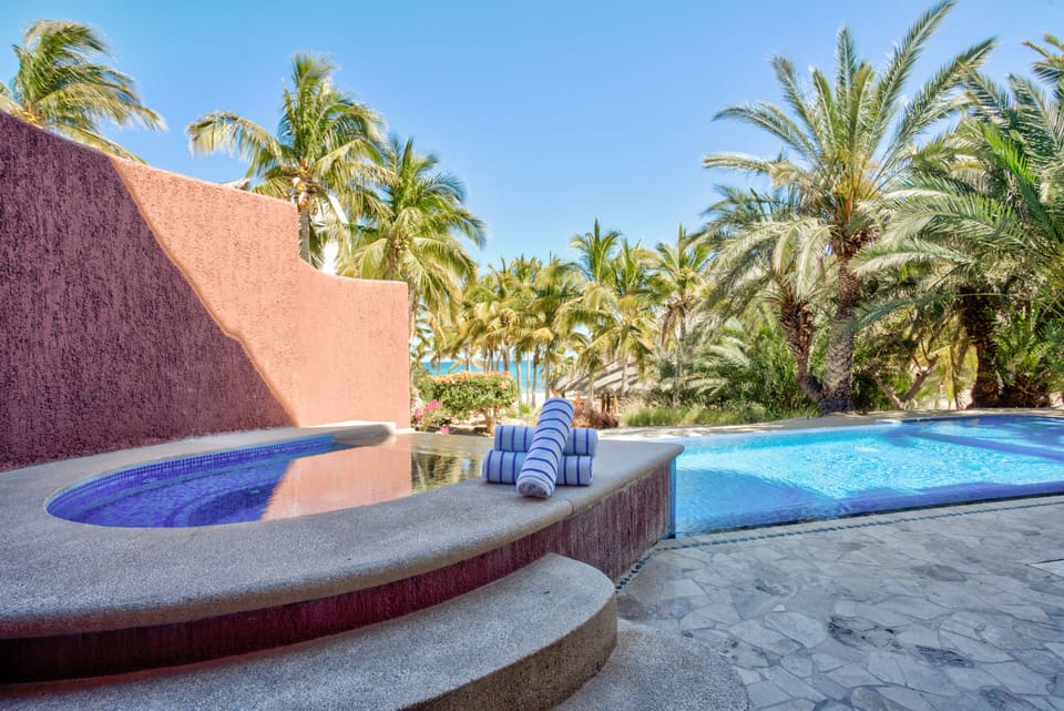 Private jacuzzi (1)