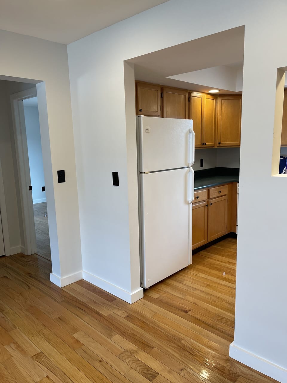 Full sized refrigerator & freezer 